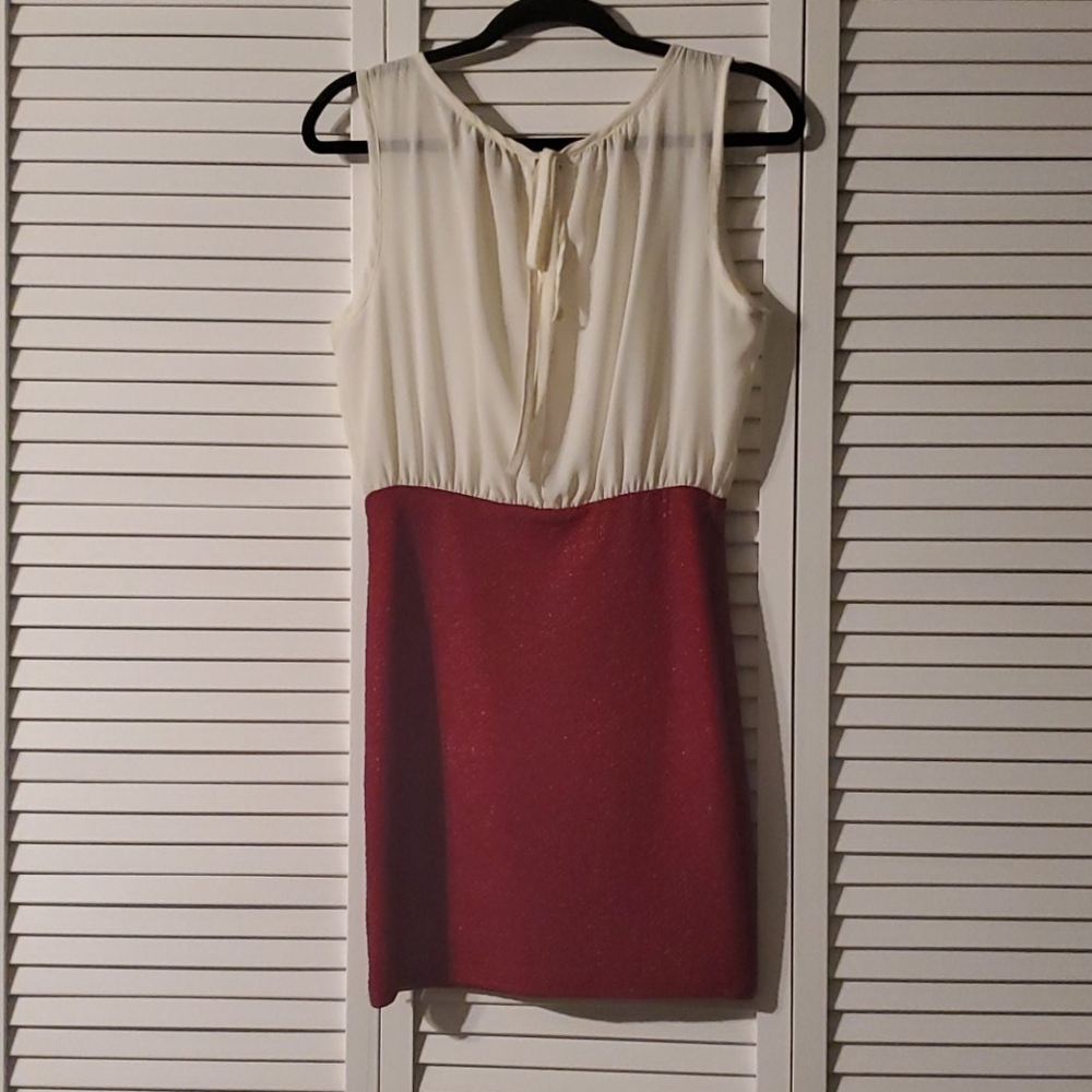 Dress - Picture 2 of 4